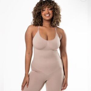 Sculpting Shapewear Bodysuit